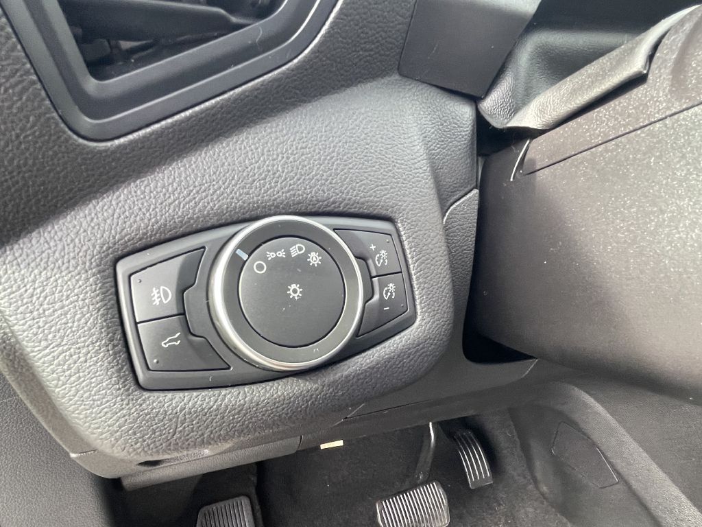Photo 21 of this FORD ESCAPE