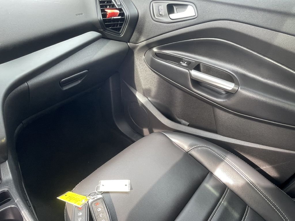 Photo 23 of this FORD ESCAPE