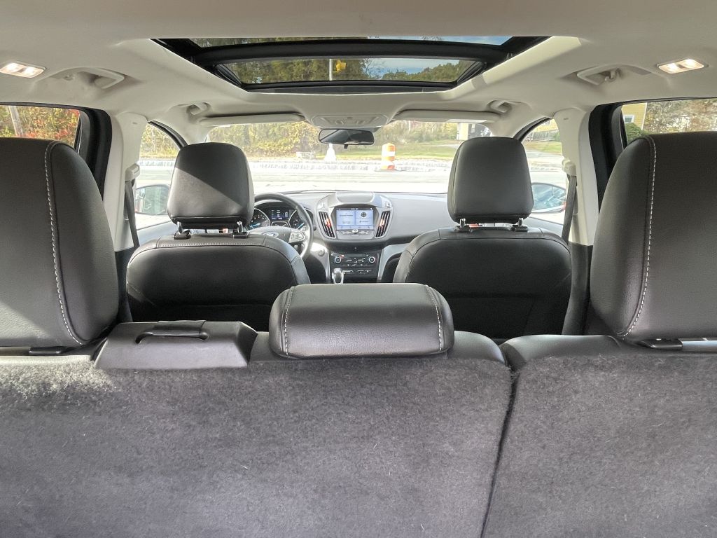 Photo 32 of this FORD ESCAPE