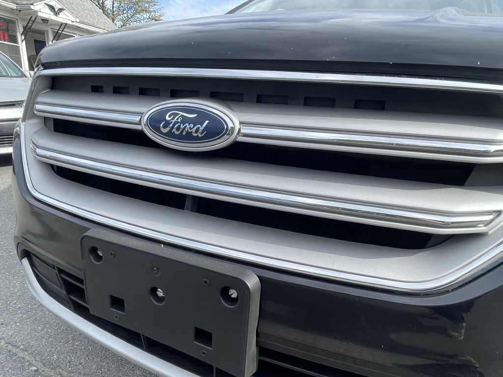 Photo 34 of this FORD ESCAPE