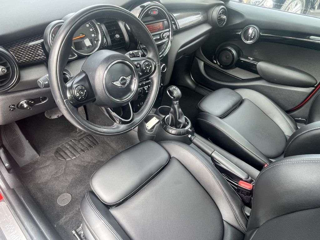 Photo 10 of this MINI COOPER