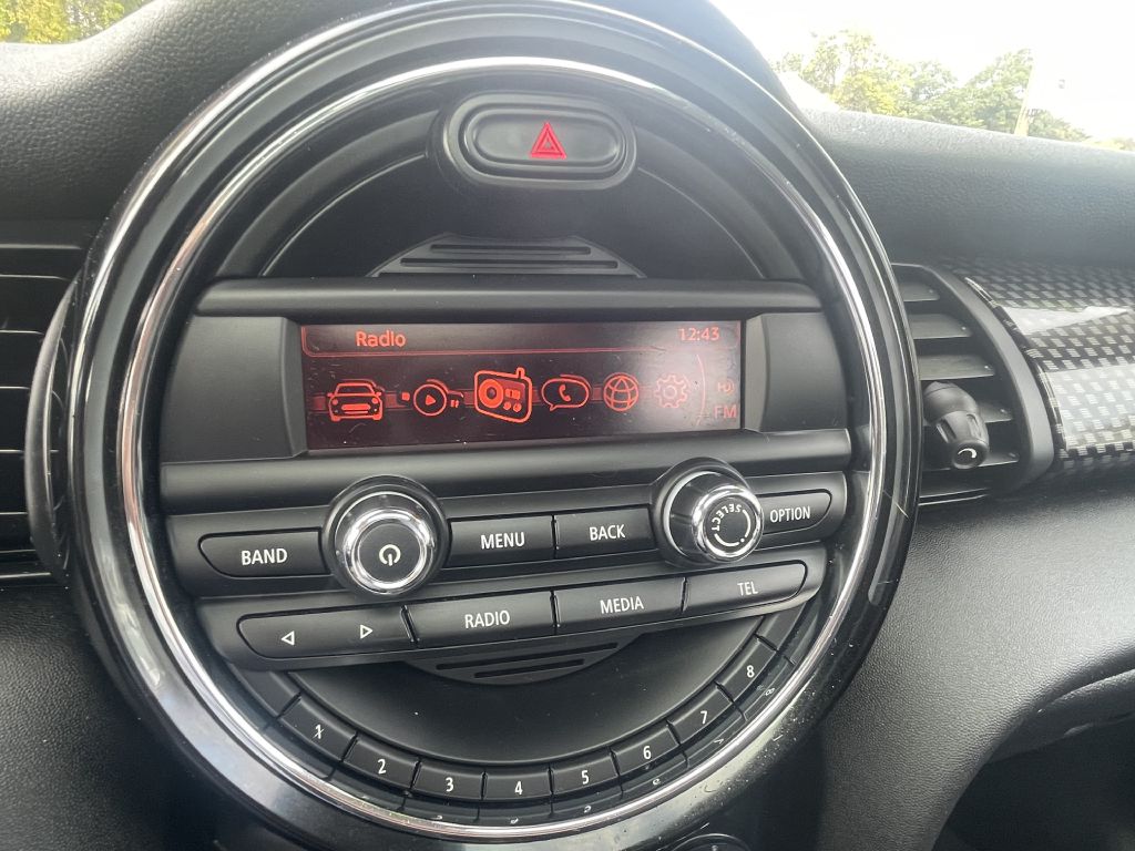 Photo 16 of this MINI COOPER