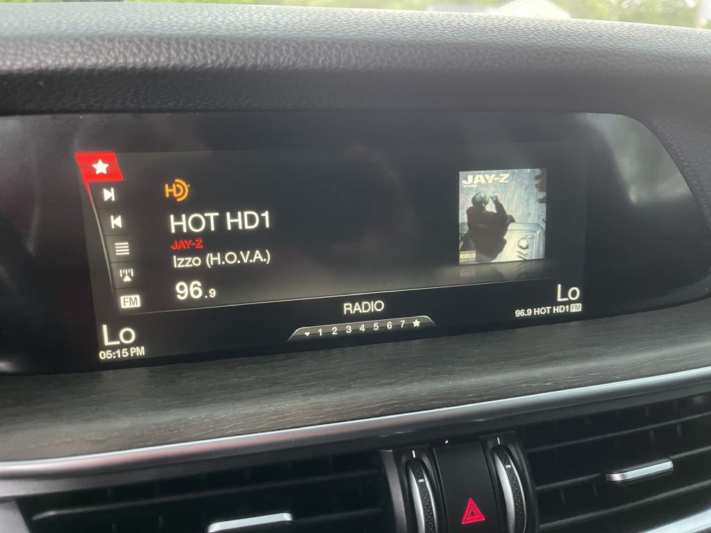 Photo 18 of this ALFA ROMEO STELVIO