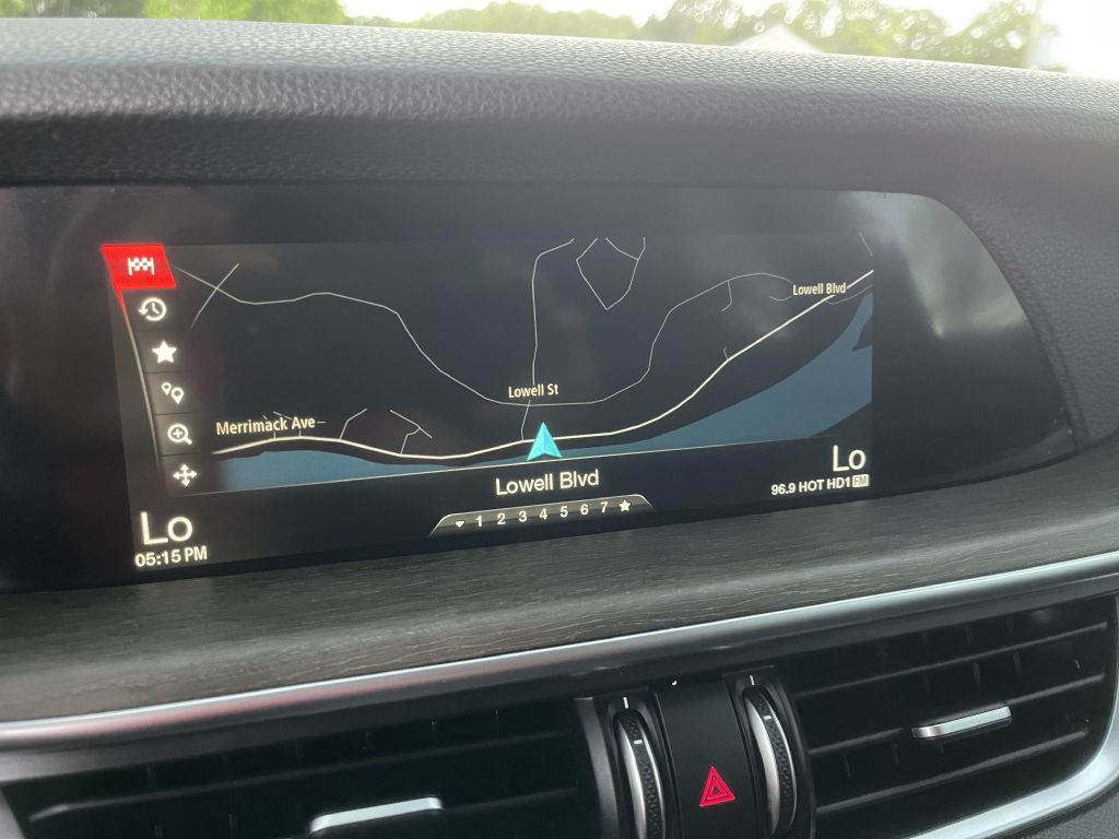 Photo 19 of this ALFA ROMEO STELVIO