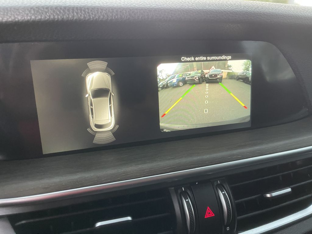 Photo 20 of this ALFA ROMEO STELVIO