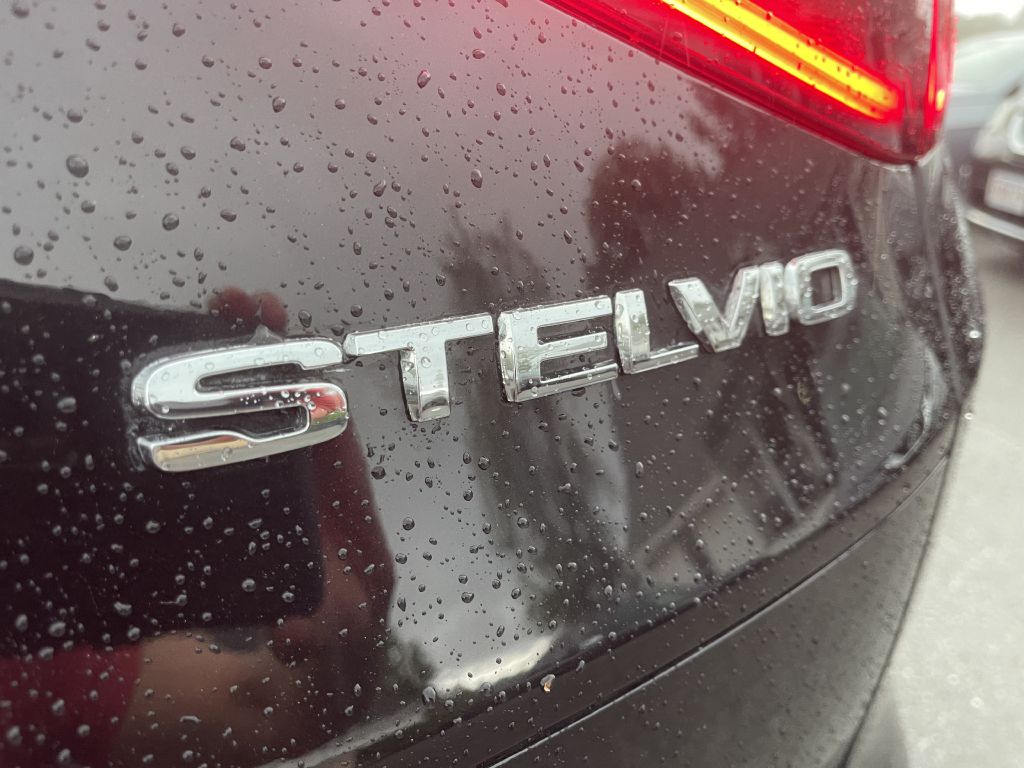 Photo 28 of this ALFA ROMEO STELVIO