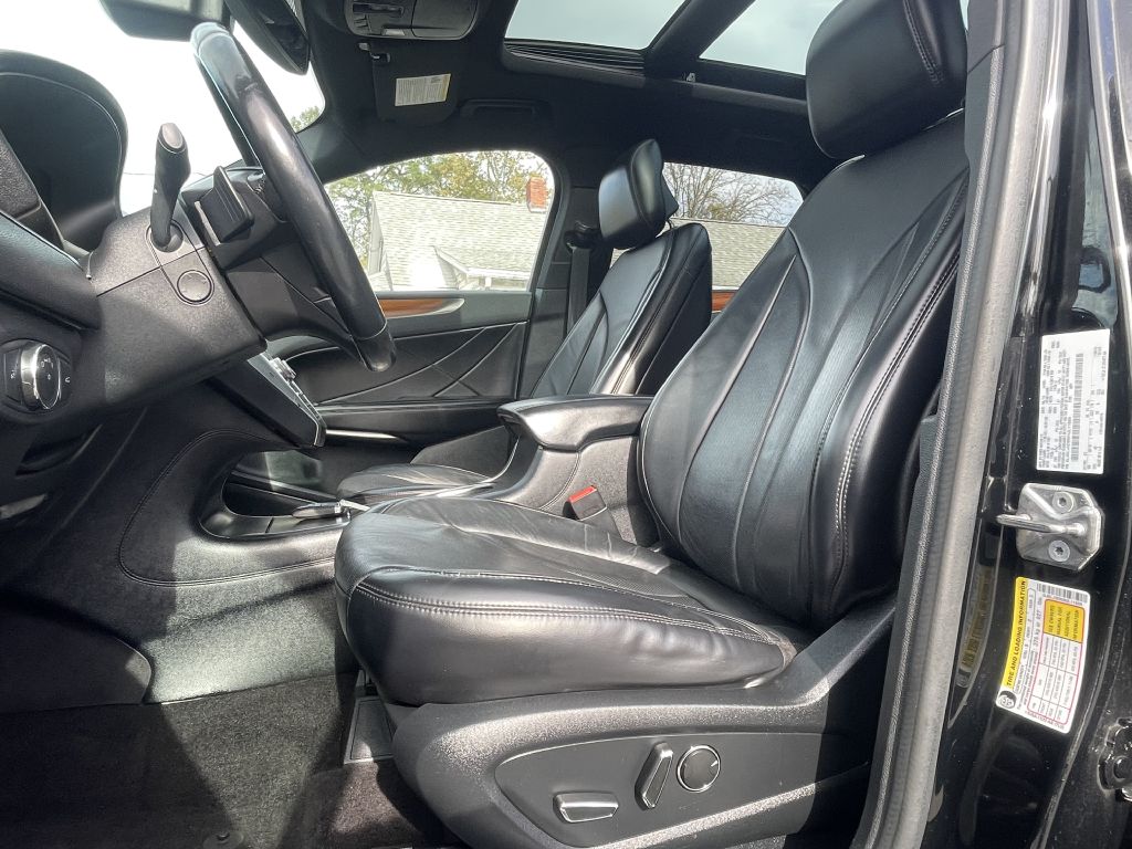Photo 9 of this LINCOLN MKC