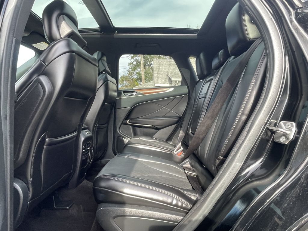Photo 11 of this LINCOLN MKC