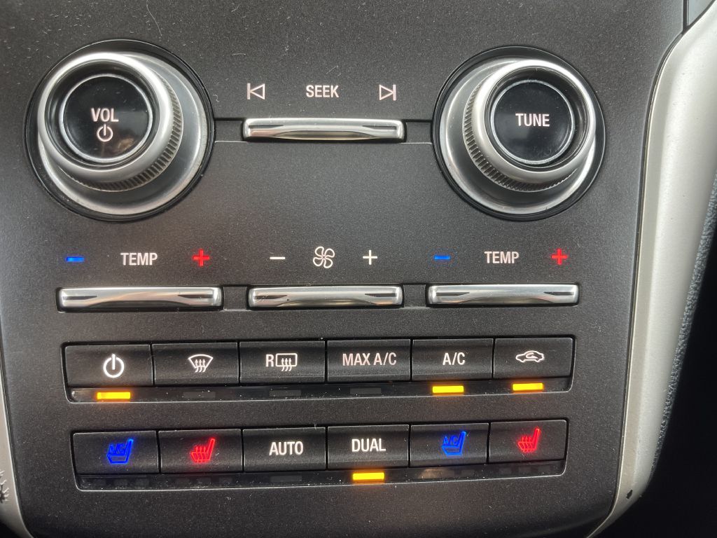 Photo 19 of this LINCOLN MKC