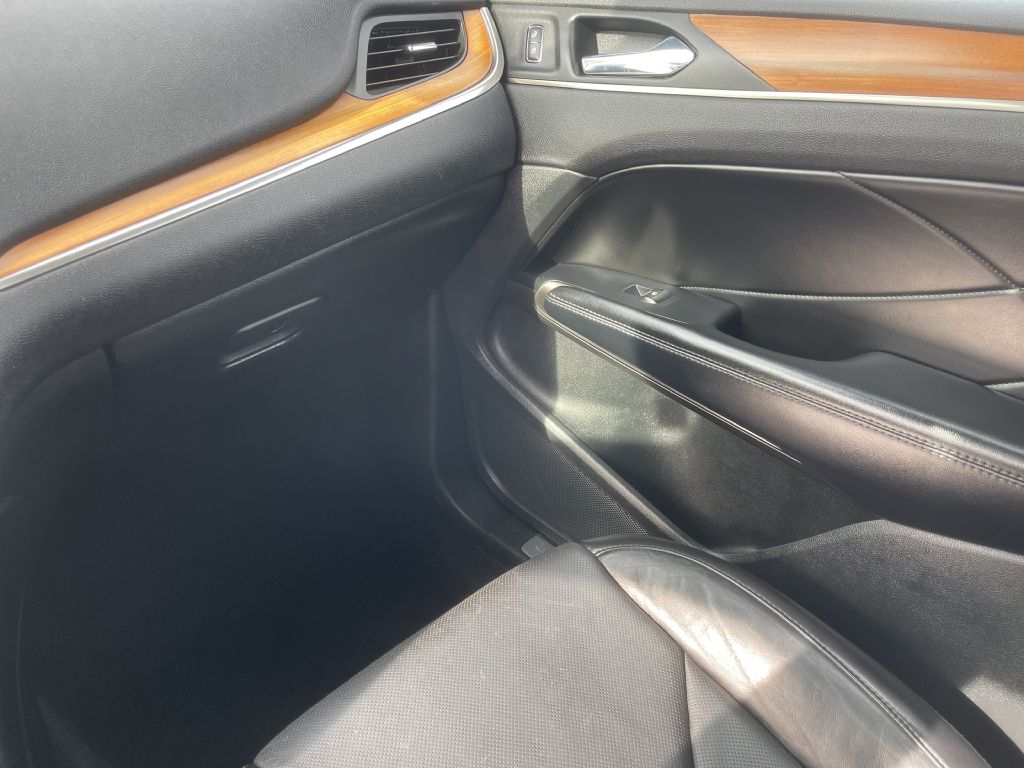 Photo 23 of this LINCOLN MKC