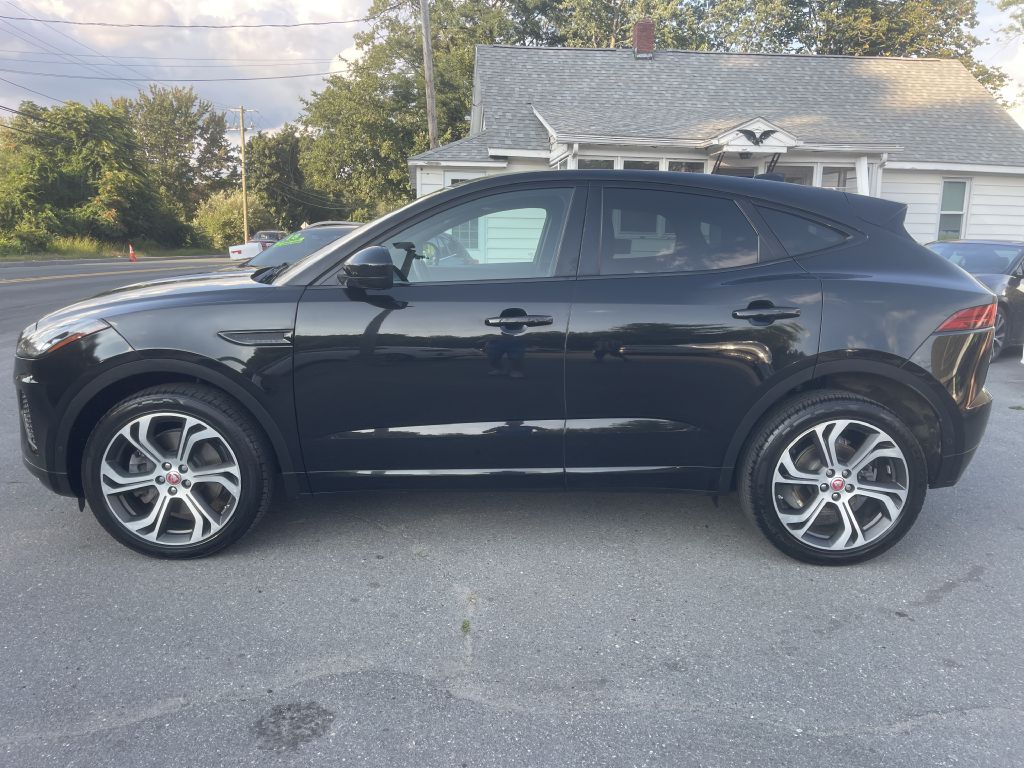 Photo 4 of this JAGUAR E-PACE