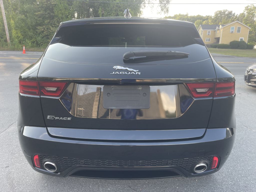 Photo 6 of this JAGUAR E-PACE