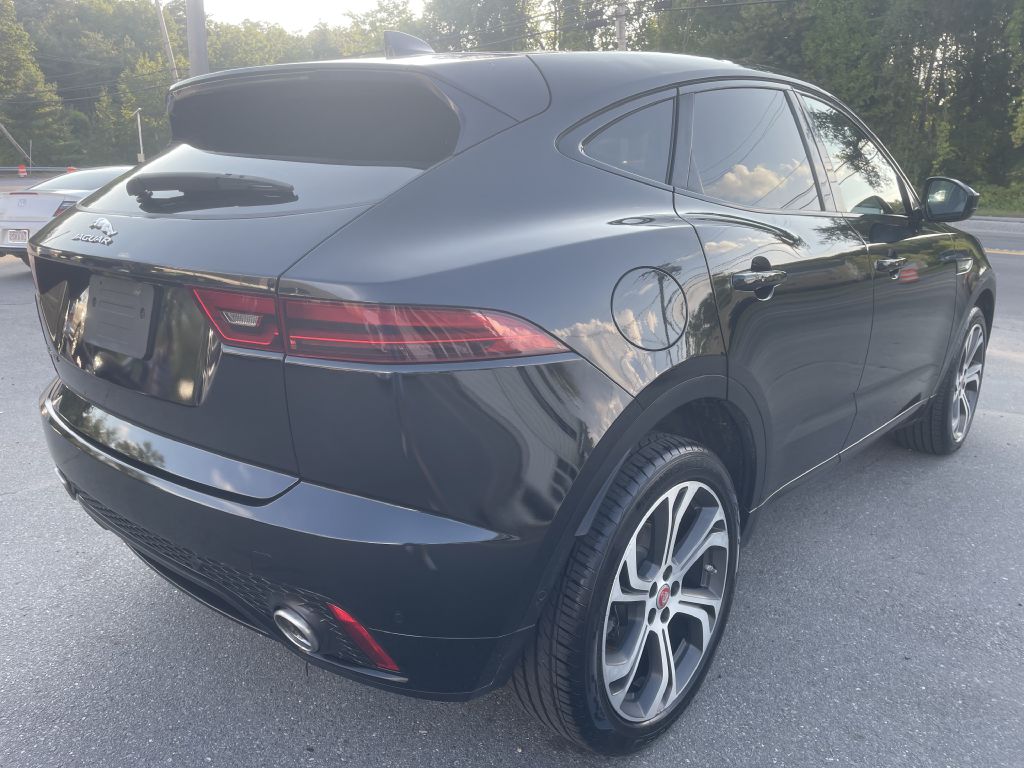 Photo 7 of this JAGUAR E-PACE
