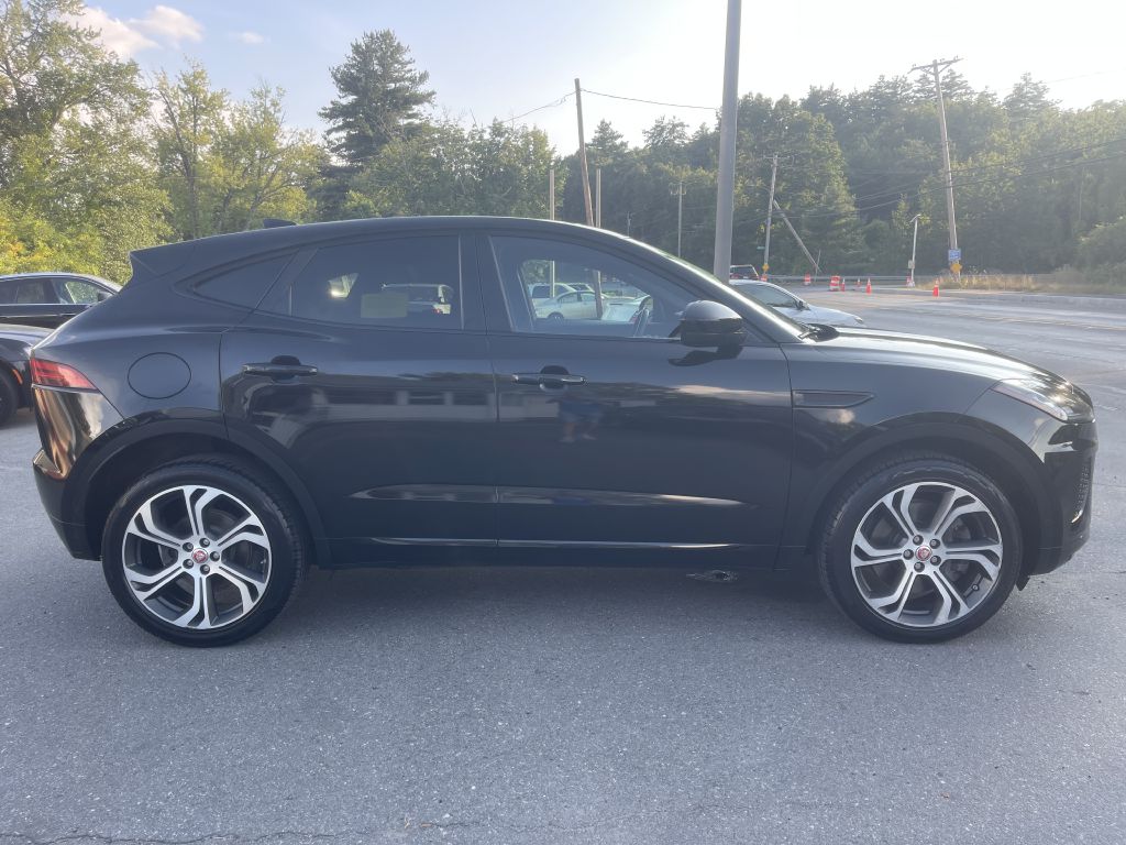 Photo 8 of this JAGUAR E-PACE