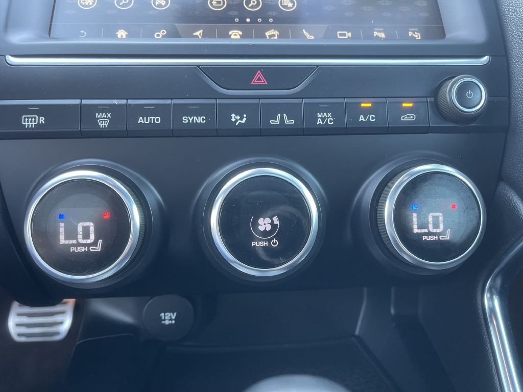Photo 19 of this JAGUAR E-PACE