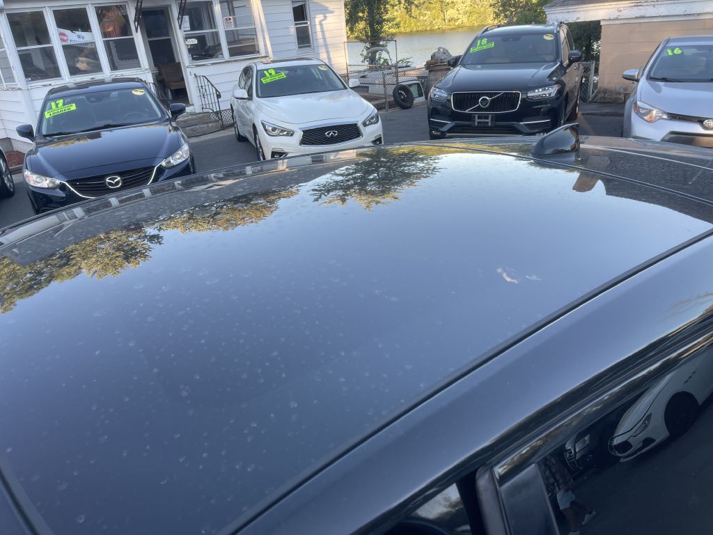 Photo 26 of this JAGUAR E-PACE