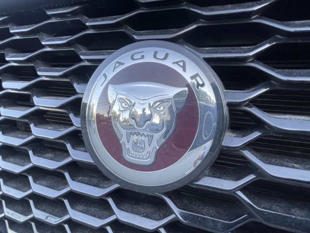 Photo 27 of this JAGUAR E-PACE