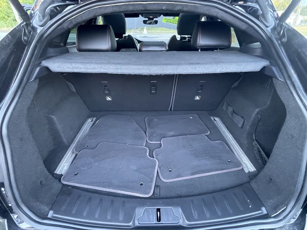 Photo 33 of this JAGUAR E-PACE
