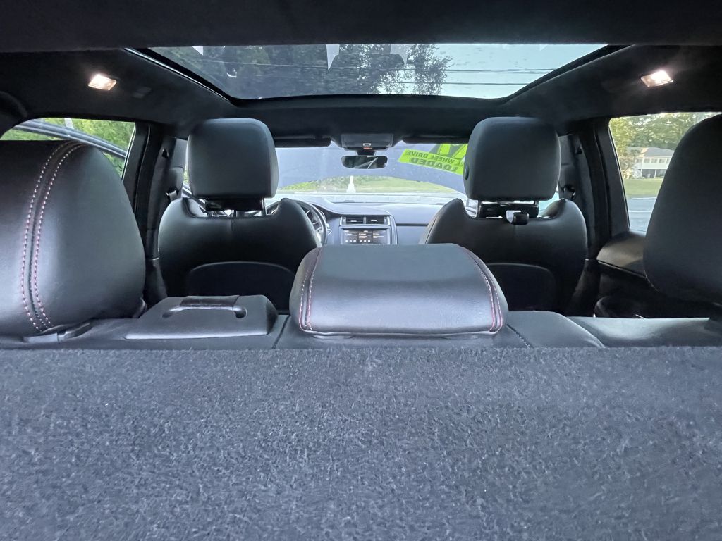 Photo 34 of this JAGUAR E-PACE