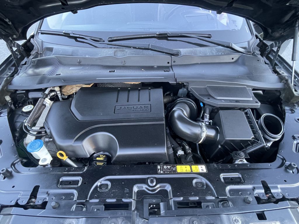 Photo 35 of this JAGUAR E-PACE