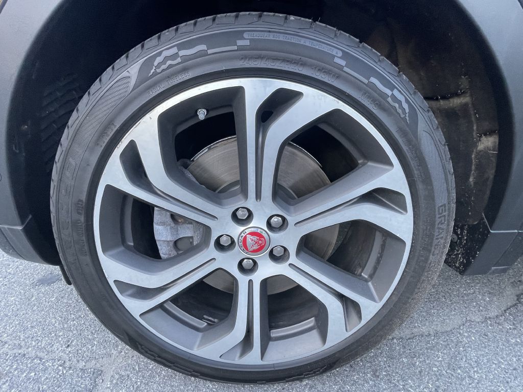 Photo 37 of this JAGUAR E-PACE