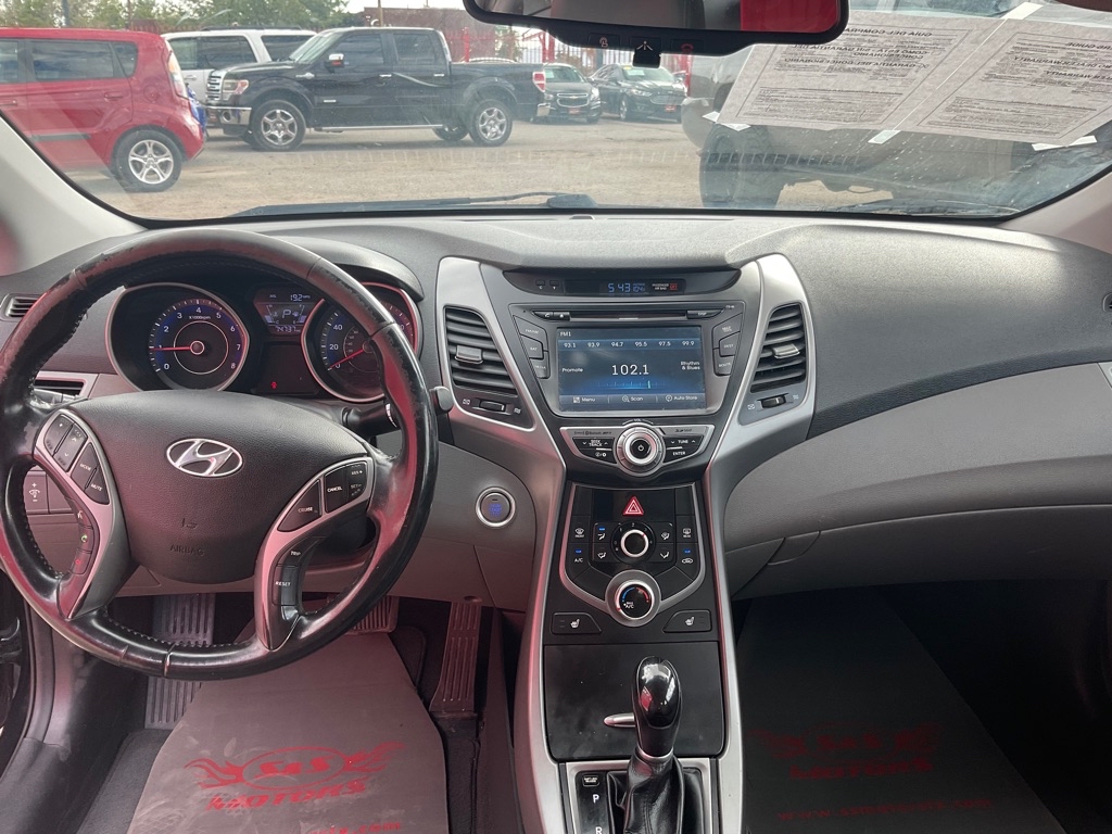Photo 17 of this HYUNDAI ELANTRA COUPE