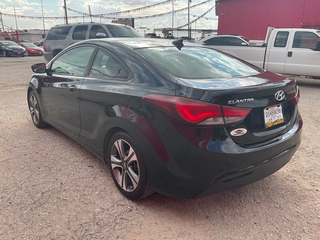 Photo 6 of this HYUNDAI ELANTRA COUPE