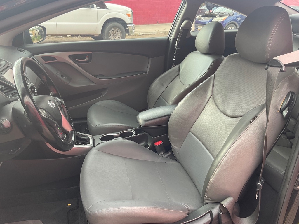 Photo 28 of this HYUNDAI ELANTRA COUPE