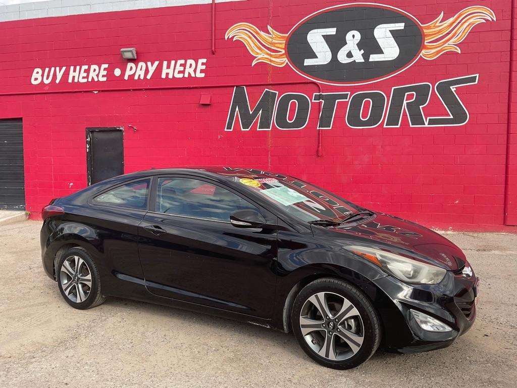 Photo 2 of this HYUNDAI ELANTRA COUPE