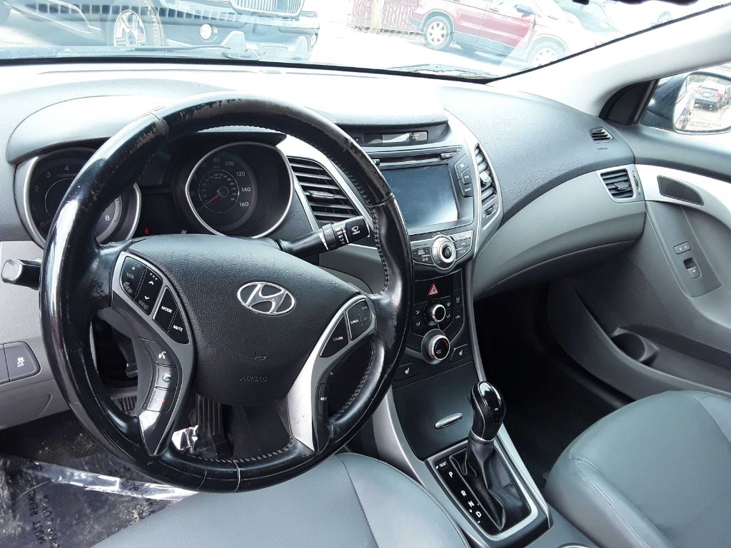 Photo 14 of this HYUNDAI ELANTRA COUPE