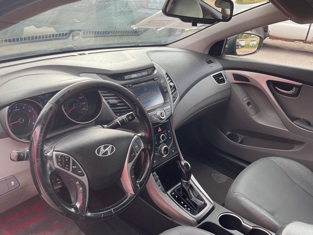 Photo 27 of this HYUNDAI ELANTRA COUPE