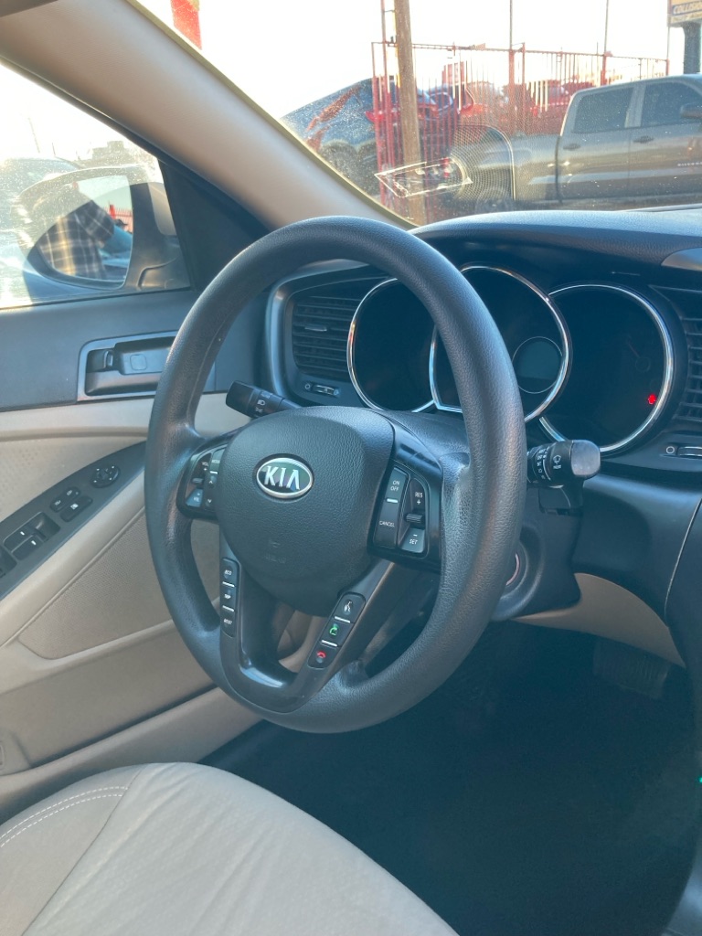 Photo 12 of this KIA OPTIMA