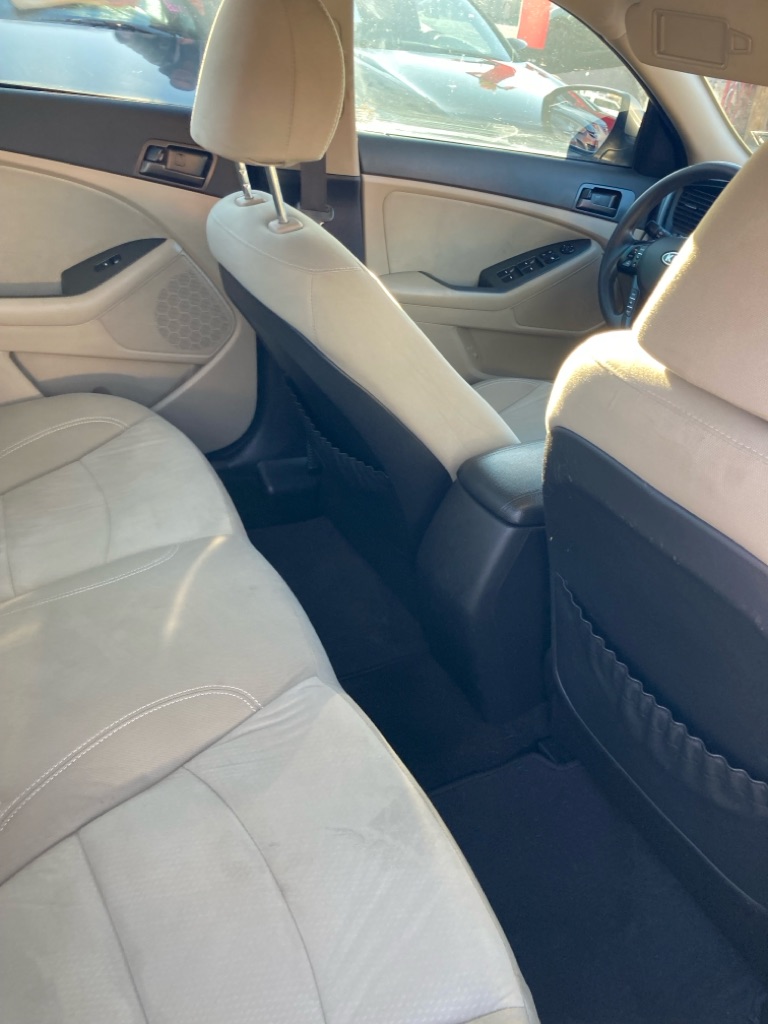 Photo 8 of this KIA OPTIMA