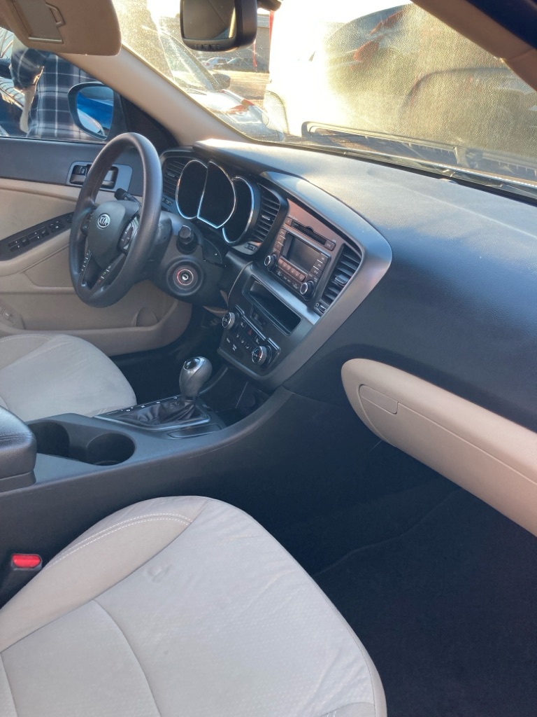 Photo 11 of this KIA OPTIMA