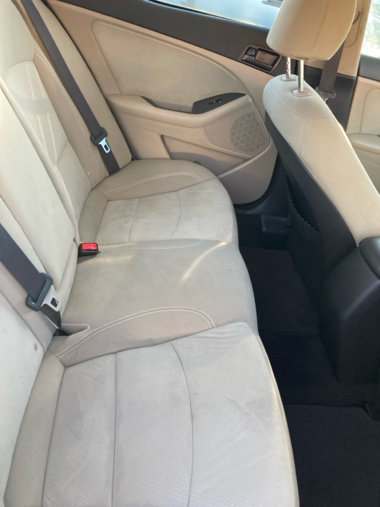 Photo 9 of this KIA OPTIMA