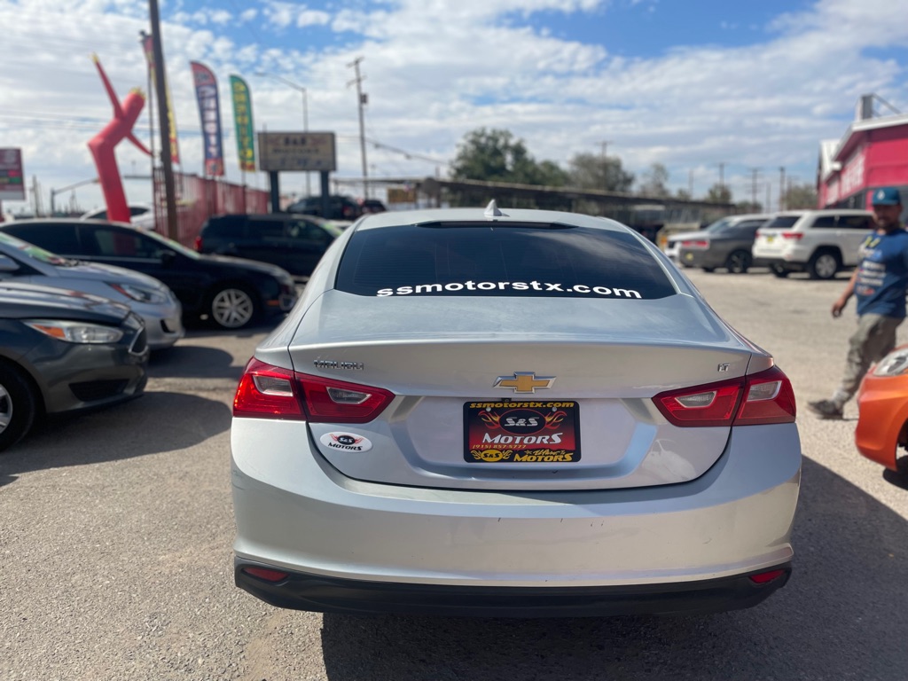 Photo 6 of this CHEVROLET MALIBU