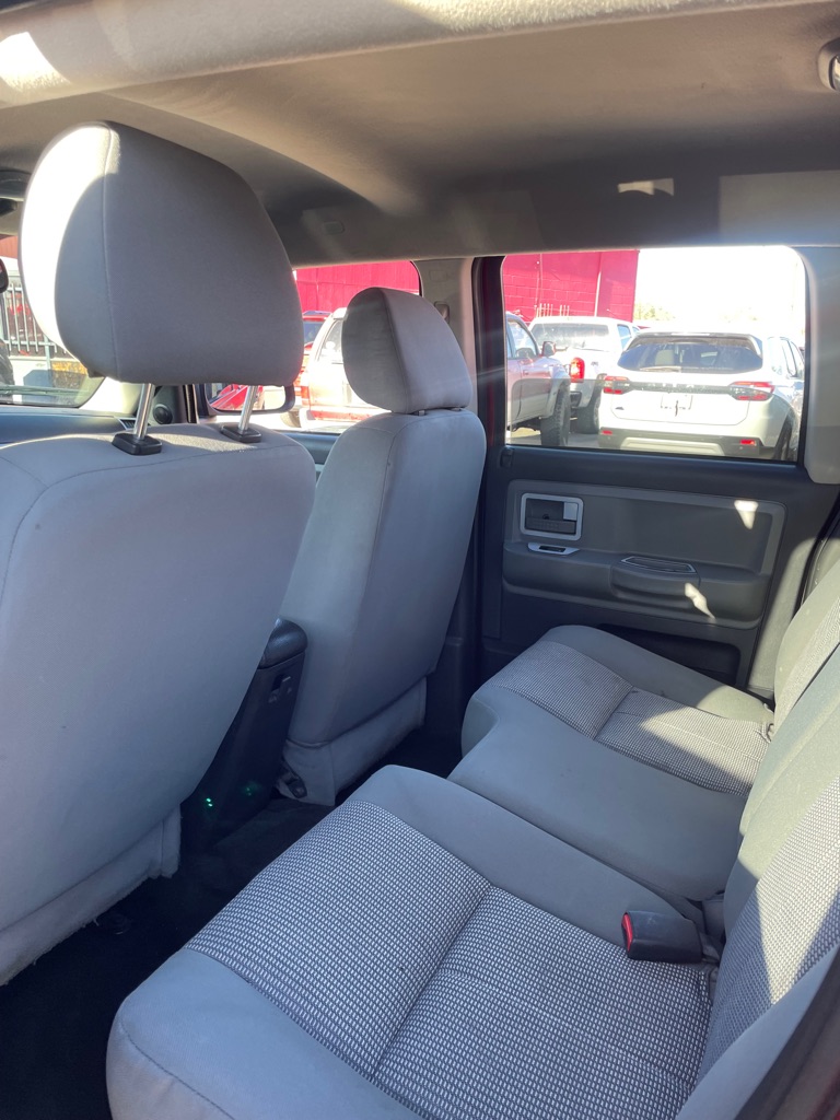 Photo 4 of this DODGE DAKOTA