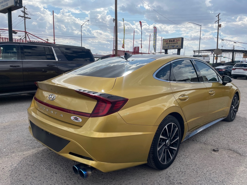 Photo 8 of this HYUNDAI SONATA