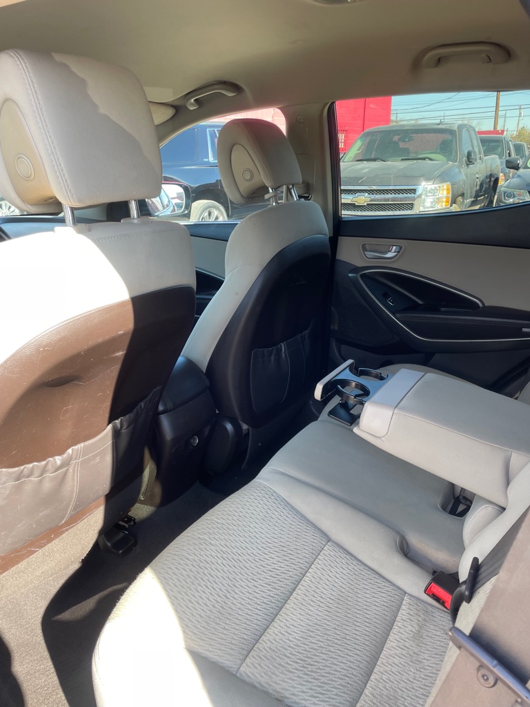 Photo 5 of this HYUNDAI SANTA FE SPORT