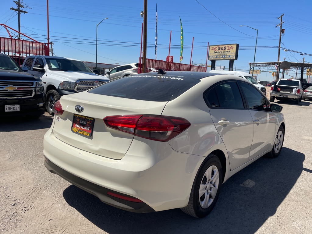 Photo 7 of this KIA FORTE