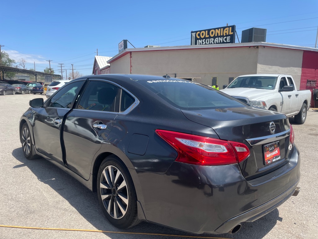 Photo 9 of this NISSAN ALTIMA