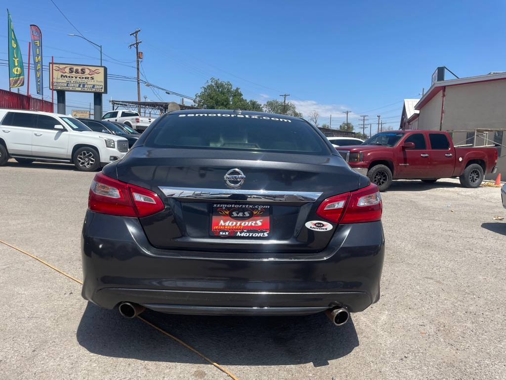 Photo 8 of this NISSAN ALTIMA