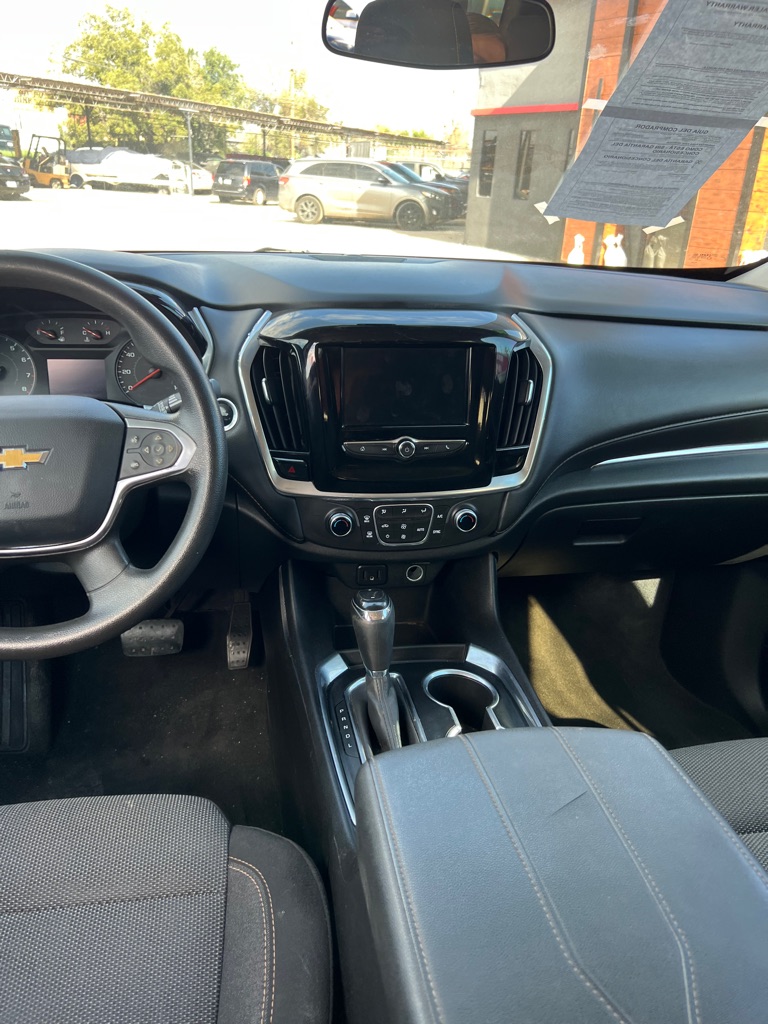 Photo 6 of this CHEVROLET TRAVERSE