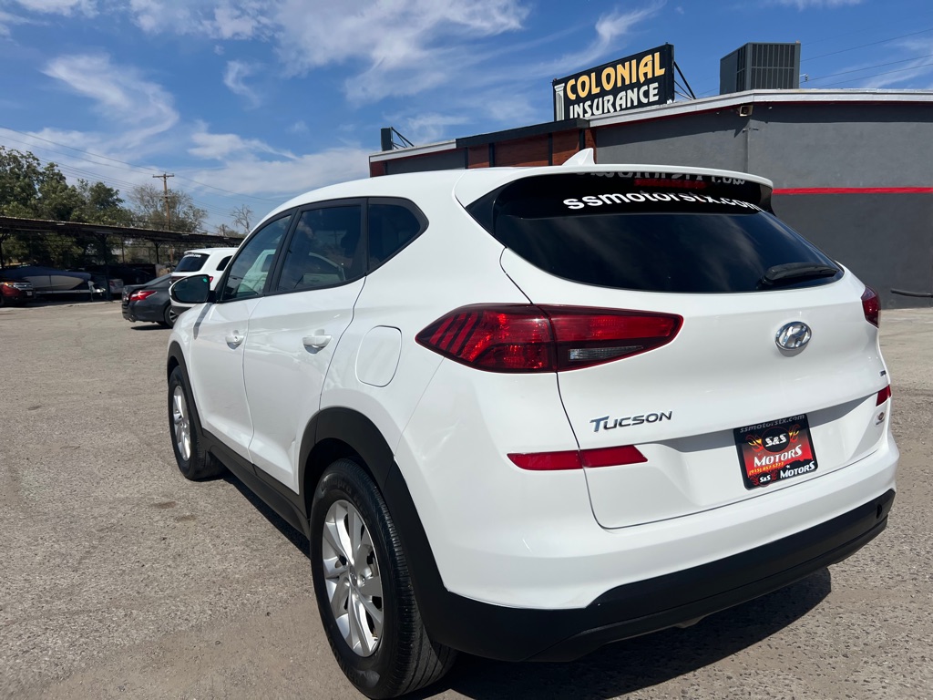 Photo 8 of this HYUNDAI TUCSON