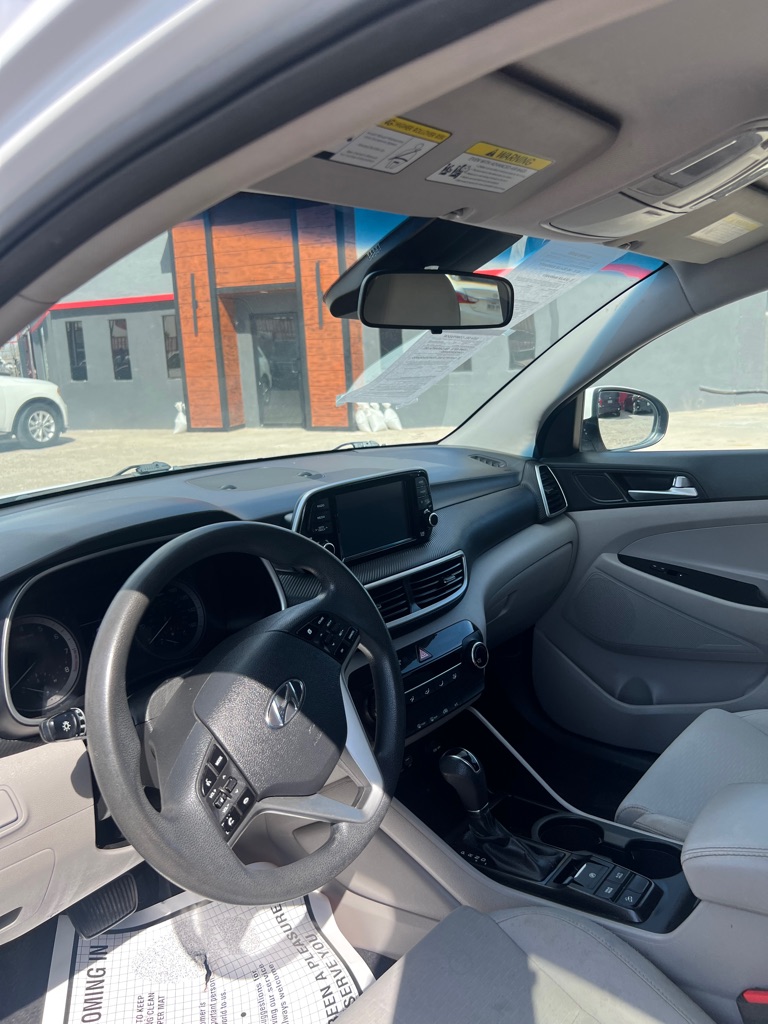 Photo 5 of this HYUNDAI TUCSON