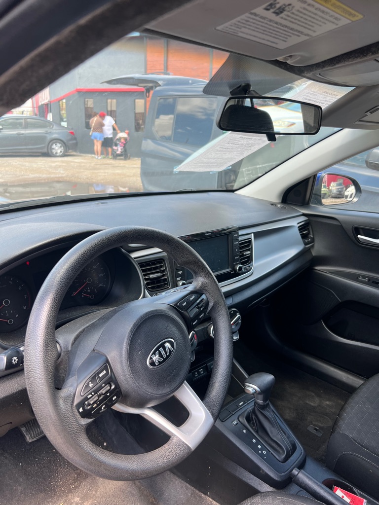 Photo 5 of this KIA RIO