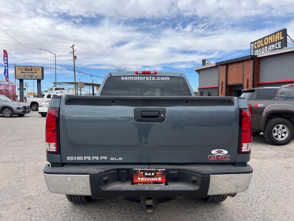 Photo 7 of this GMC SIERRA