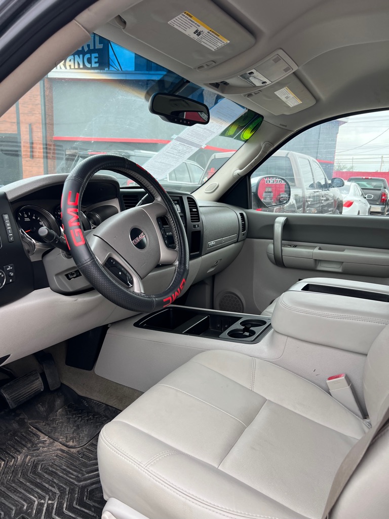 Photo 5 of this GMC SIERRA