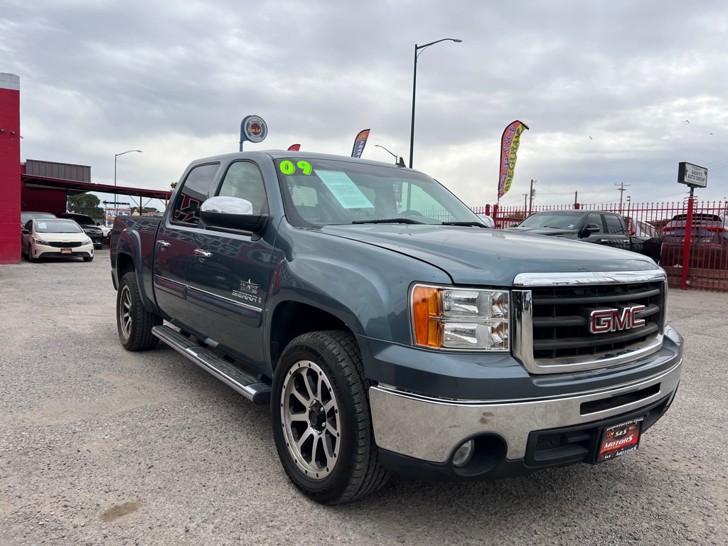 Photo 3 of this GMC SIERRA