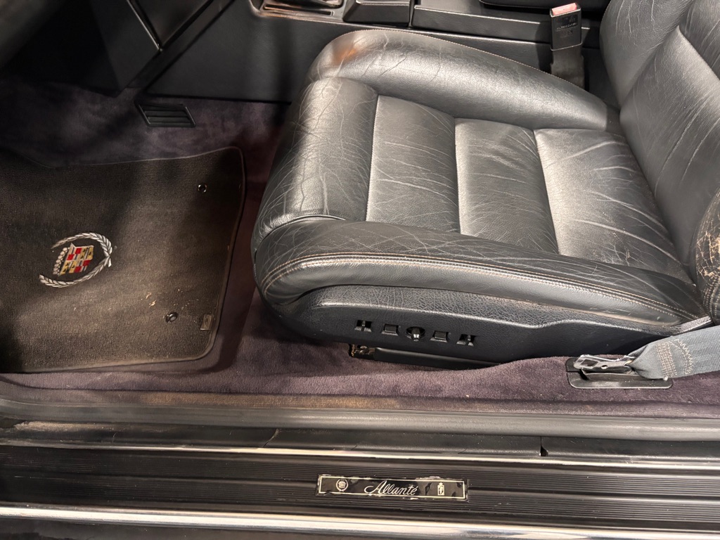 Photo 10 of this CADILLAC ALLANTE
